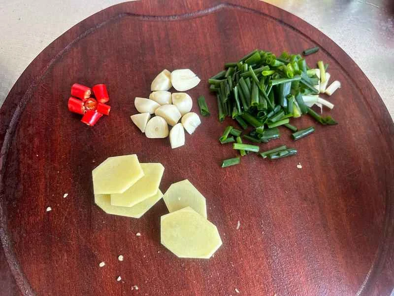 How to make pure milk hand-torn toast: Step 1