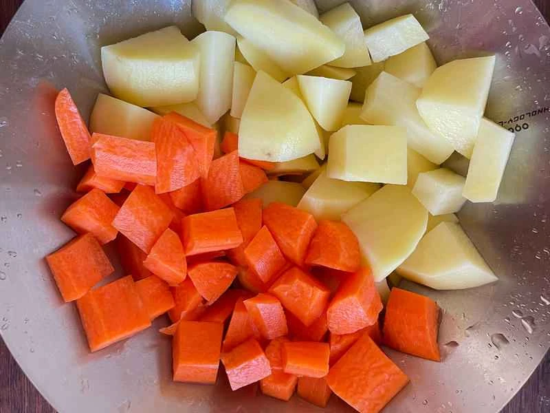 How to make pure milk hand-torn toast: Step 1