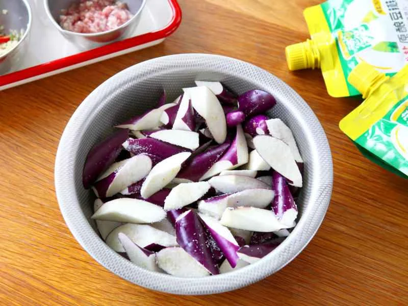 How to make pure milk hand-torn toast: Step 1