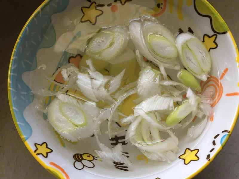 How to make pure milk hand-torn toast: Step 1