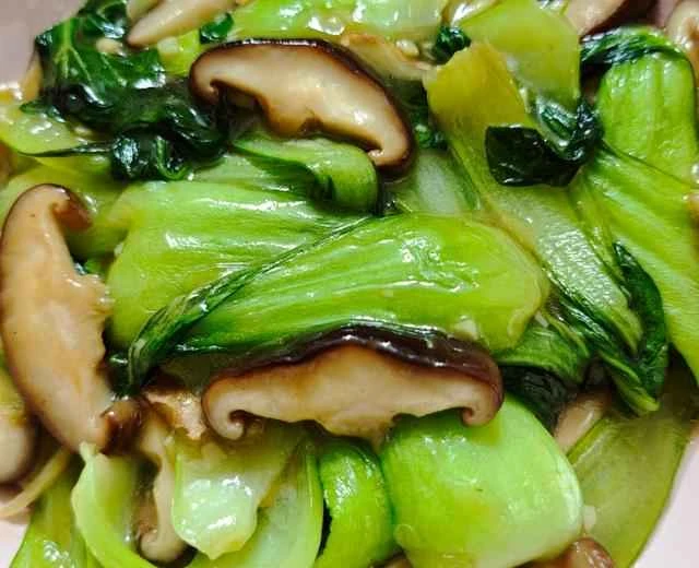 100 Home-Style Dishes: Recipe for Mushroom and Bok Choy