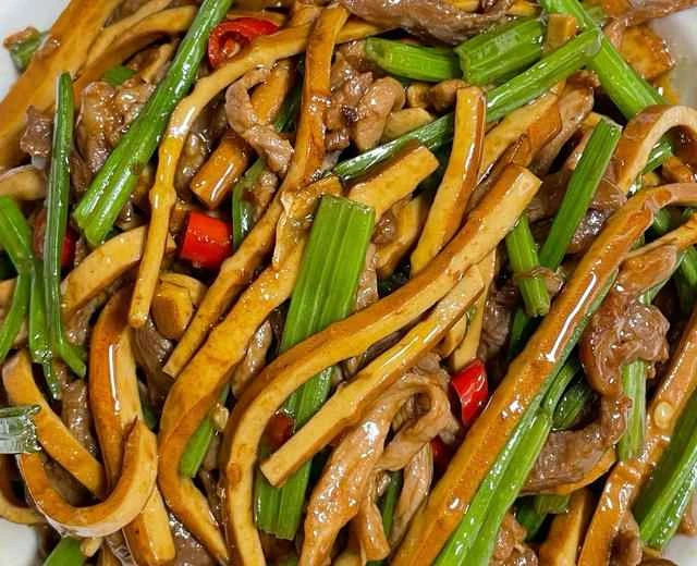 Recipe for stir-fried celery, dried tofu, and shredded pork