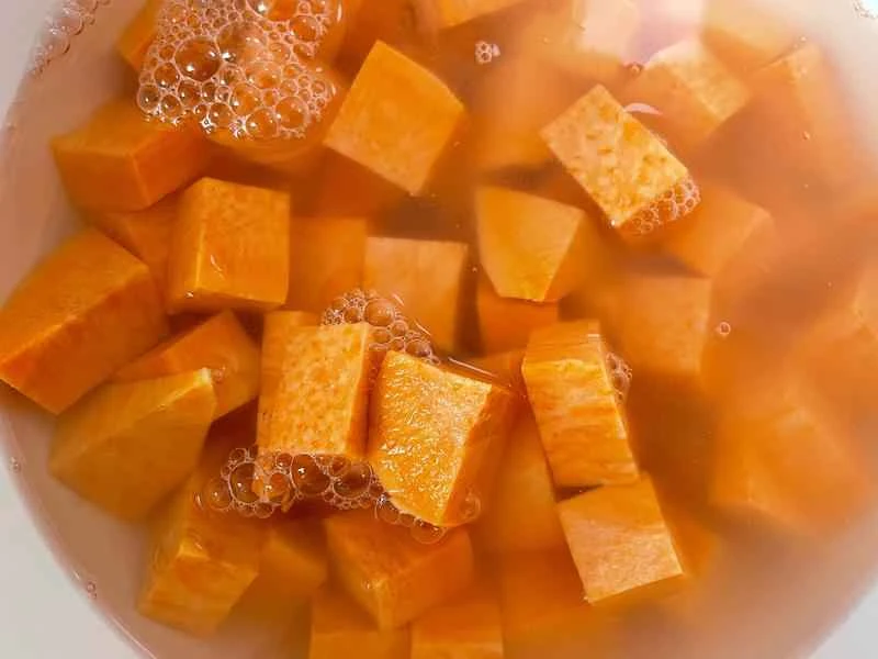 How to make pure milk hand-torn toast: Step 1