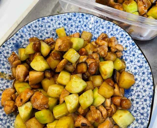 Home-style dish: Recipe for stir-fried diced chicken