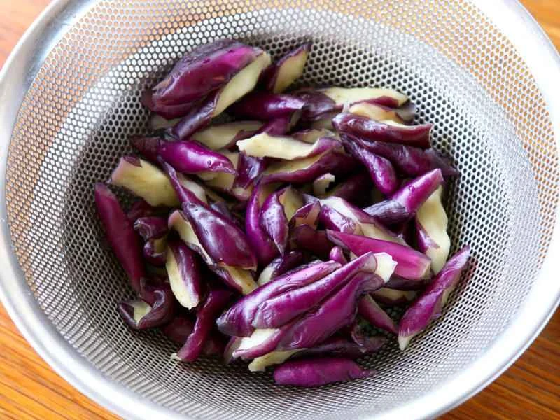 How to make pure milk hand-torn toast: Step 1