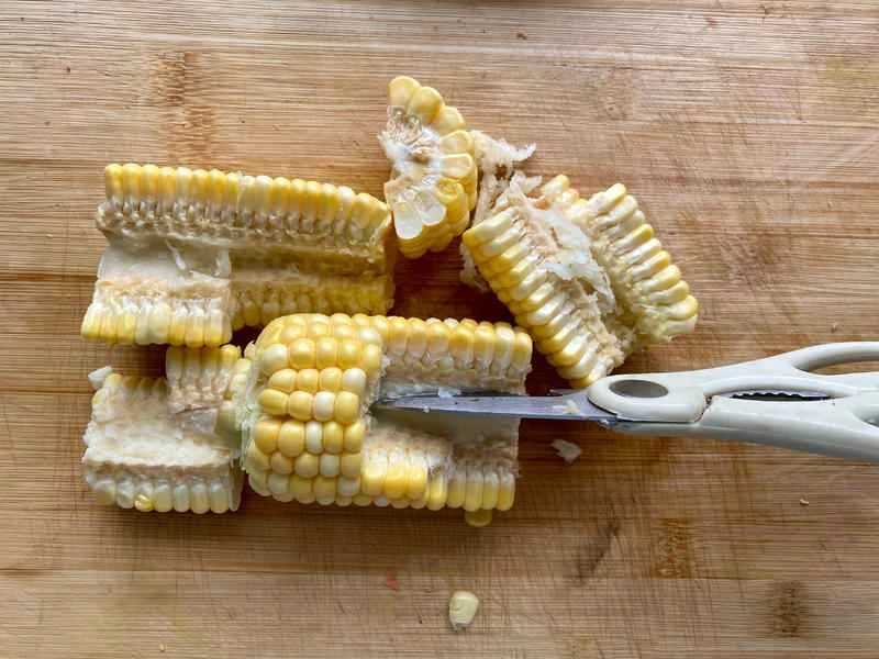 How to make pure milk hand-torn toast: Step 1