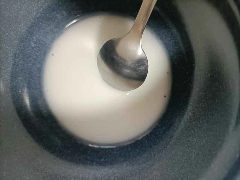 How to make pure milk hand-torn toast: Step 1