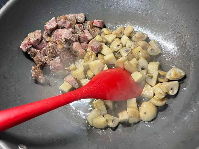 How to make pure milk hand-torn toast: Step 1