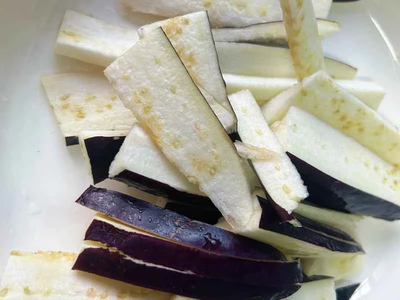 How to make pure milk hand-torn toast: Step 1