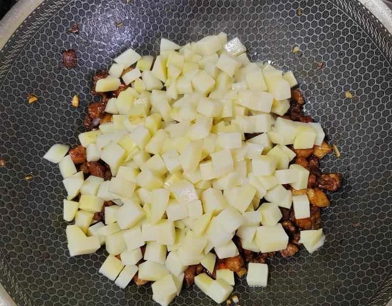 How to make pure milk hand-torn toast: Step 1