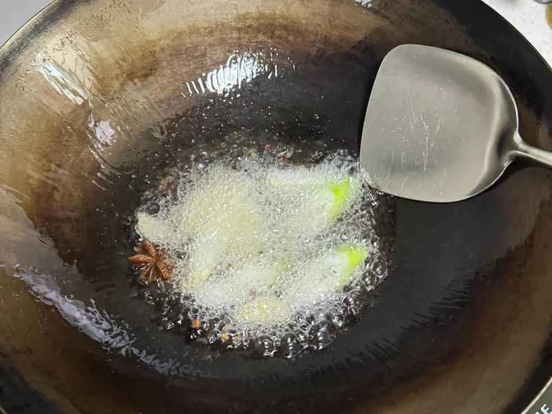 How to make pure milk hand-torn toast: Step 1