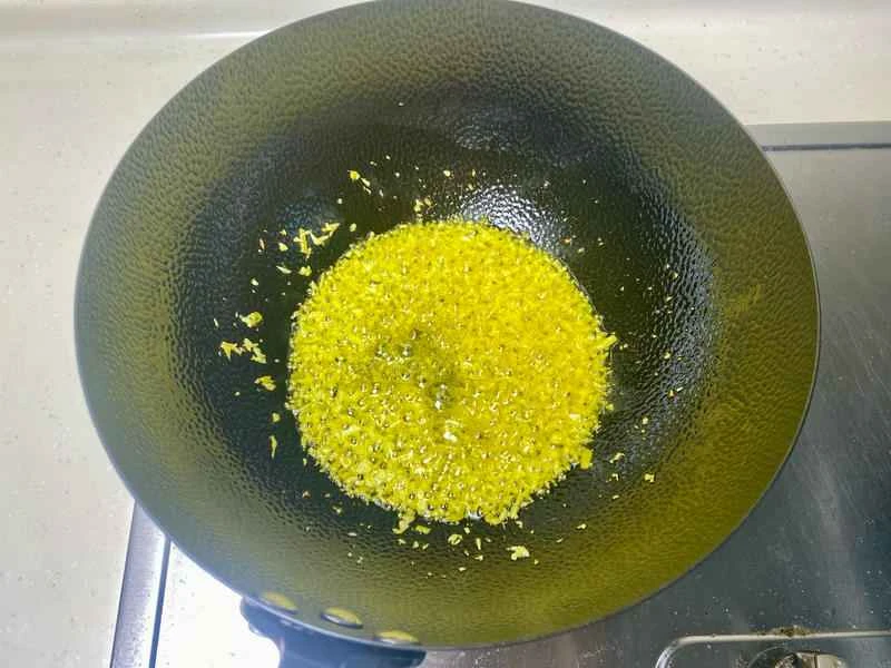 How to make pure milk hand-torn toast: Step 1