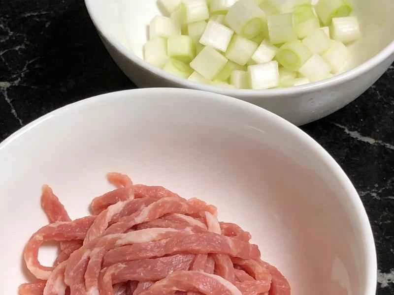 How to make pure milk hand-torn toast: Step 1