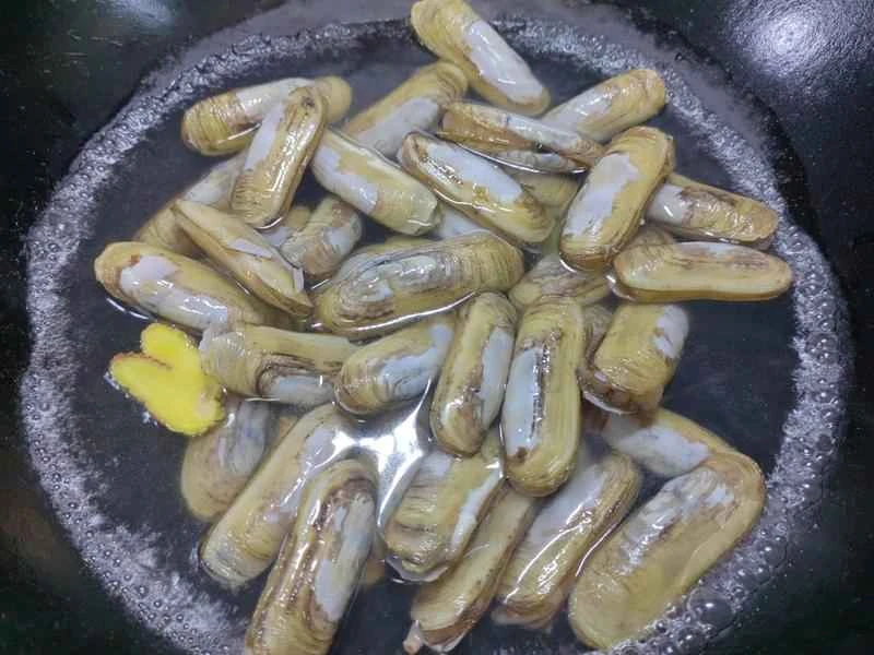 How to make pure milk hand-torn toast: Step 1