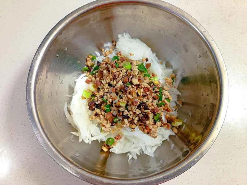 How to make pure milk hand-torn toast: Step 1