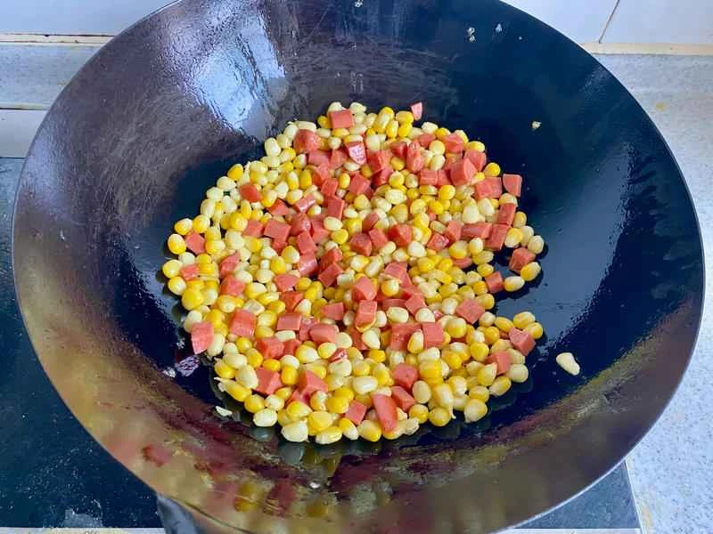 How to make pure milk hand-torn toast: Step 1