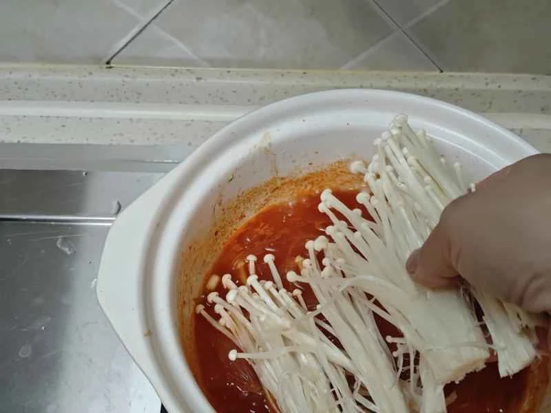 How to make pure milk hand-torn toast: Step 1