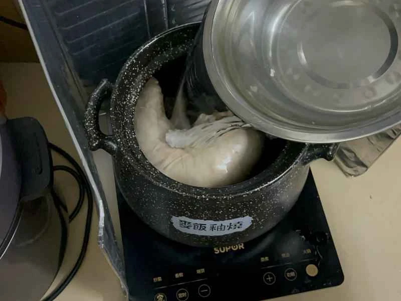 How to make pure milk hand-torn toast: Step 1