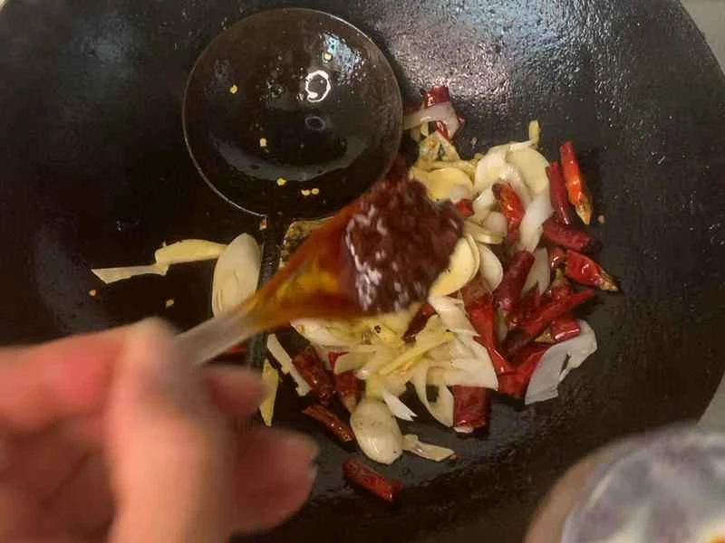 How to make pure milk hand-torn toast: Step 1