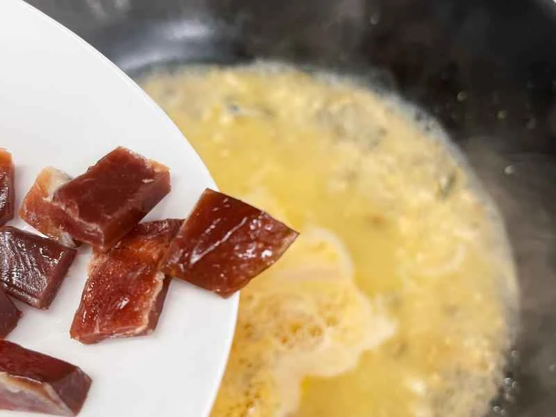 How to make pure milk hand-torn toast: Step 1