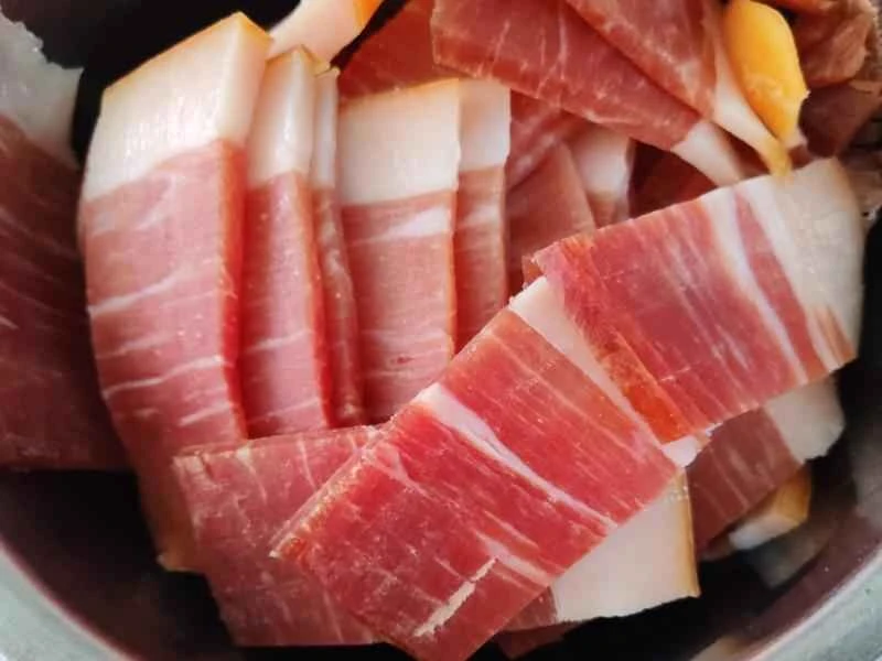 How to make pure milk hand-torn toast: Step 1