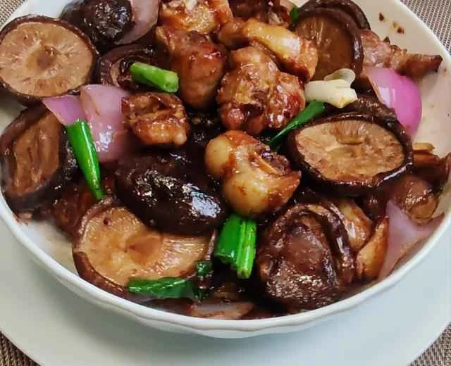 Braised Pork Ribs with Mushrooms - A Home-Style Recipe