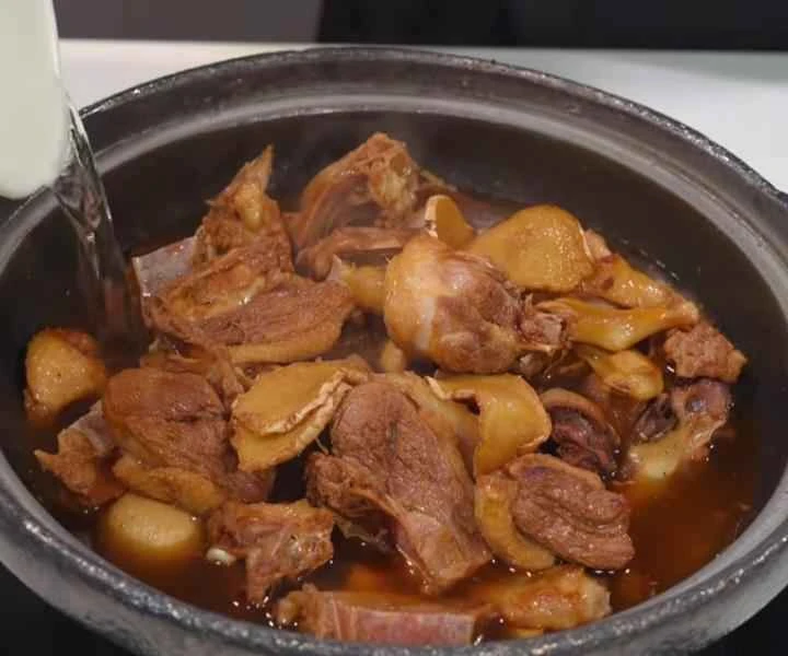 How to make pure milk hand-torn toast: Step 1