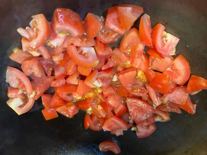 How to make pure milk hand-torn toast: Step 1