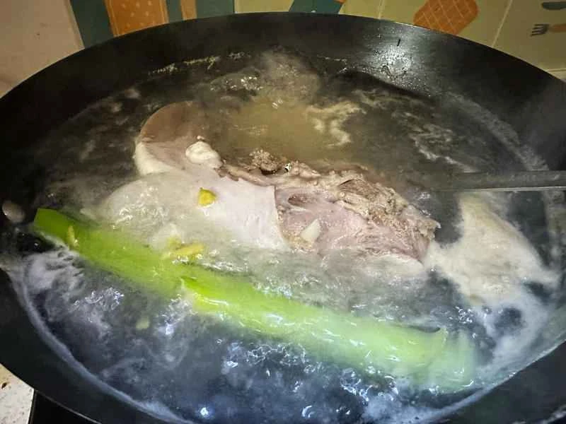 How to make pure milk hand-torn toast: Step 1