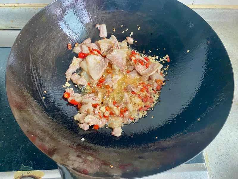 How to make pure milk hand-torn toast: Step 1