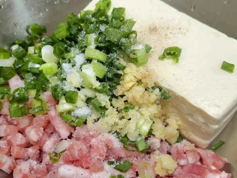 How to make pure milk hand-torn toast: Step 1