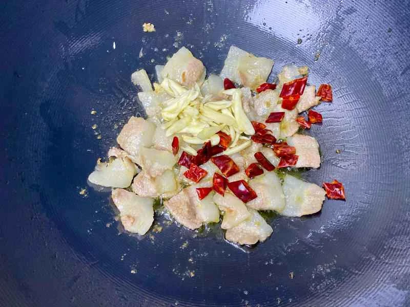 How to make pure milk hand-torn toast: Step 1