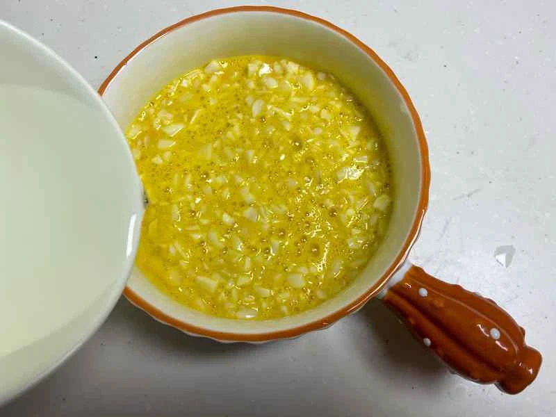 How to make pure milk hand-torn toast: Step 1