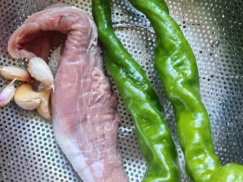 How to make pure milk hand-torn toast: Step 1