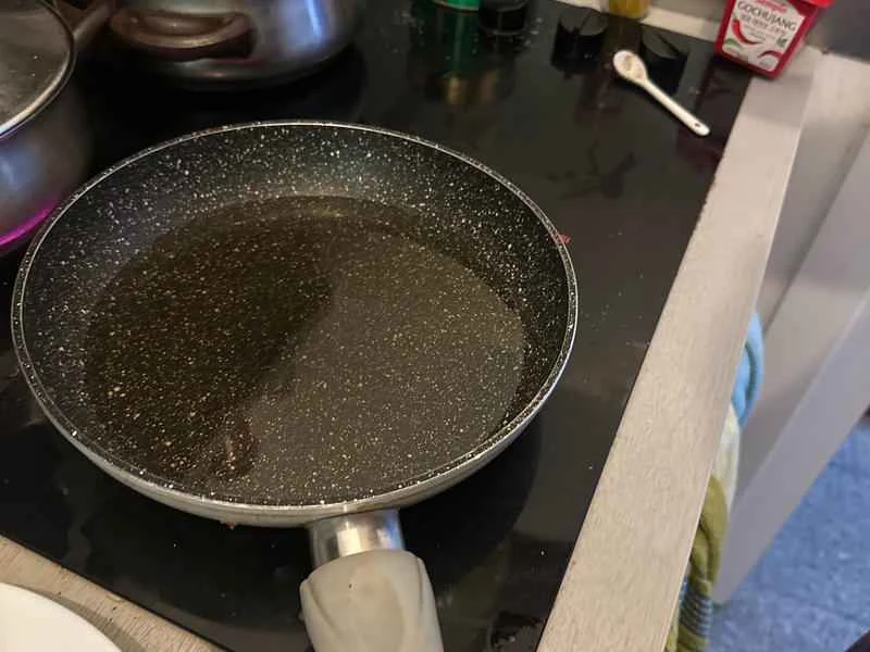 How to make pure milk hand-torn toast: Step 1