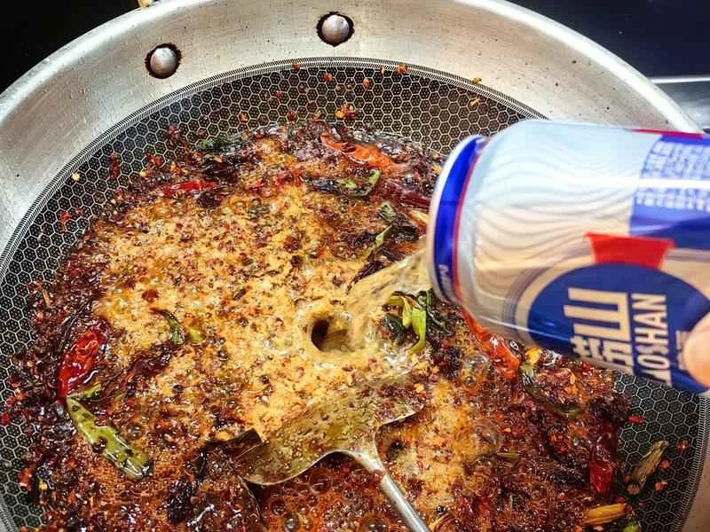 How to make pure milk hand-torn toast: Step 1