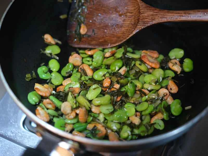 How to make pure milk hand-torn toast: Step 1