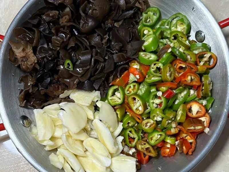 How to make pure milk hand-torn toast: Step 1
