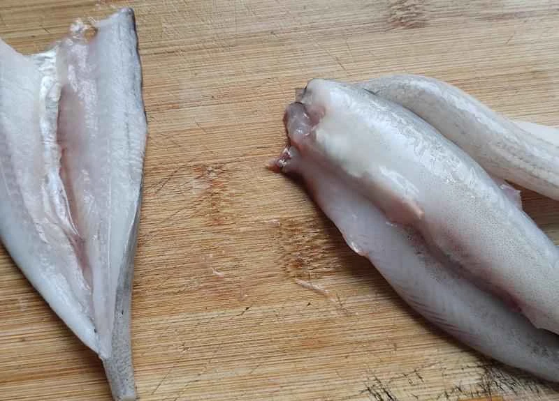 How to make pure milk hand-torn toast: Step 1