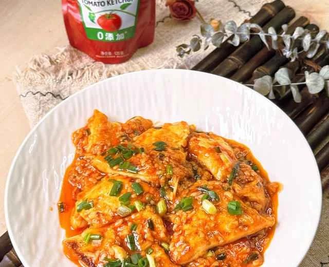 Sweet and sour, rich and slightly intoxicating aroma, you'll fall in love with this tomato-sauce and fermented rice tofu recipe in one bite.