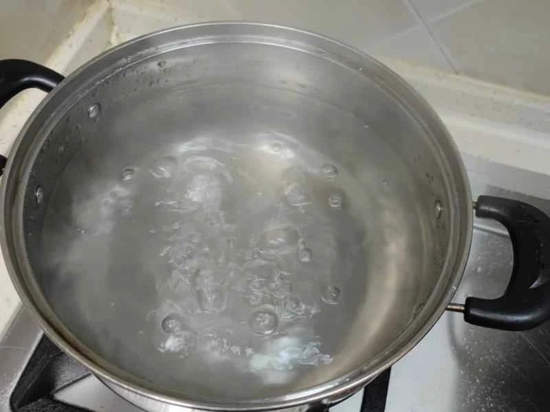 How to make pure milk hand-torn toast: Step 1