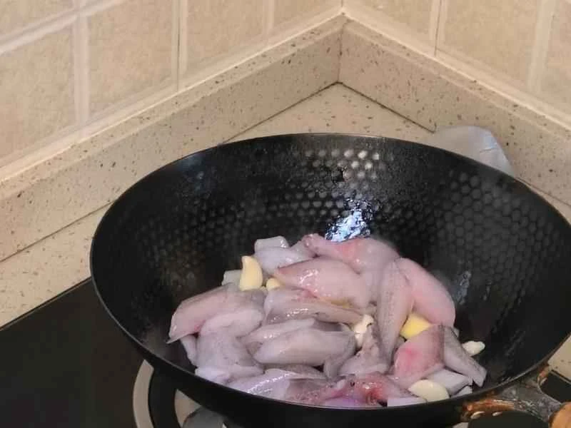 How to make pure milk hand-torn toast: Step 1