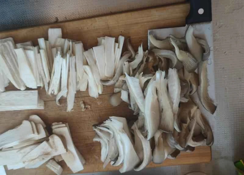 How to make pure milk hand-torn toast: Step 1