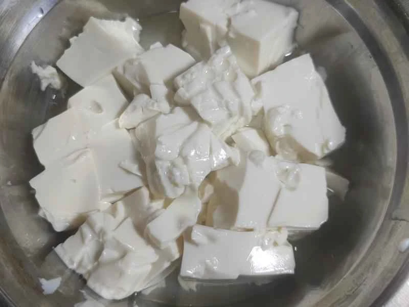 How to make pure milk hand-torn toast: Step 1