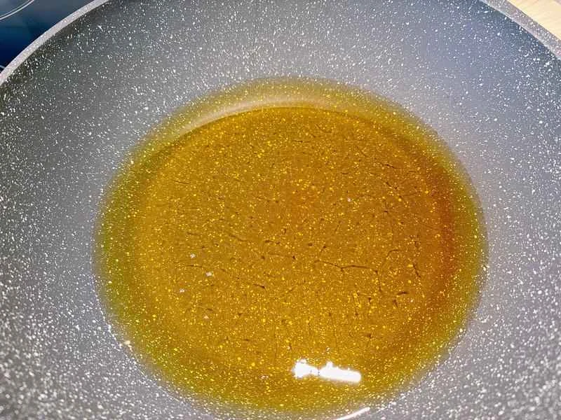 How to make pure milk hand-torn toast: Step 1