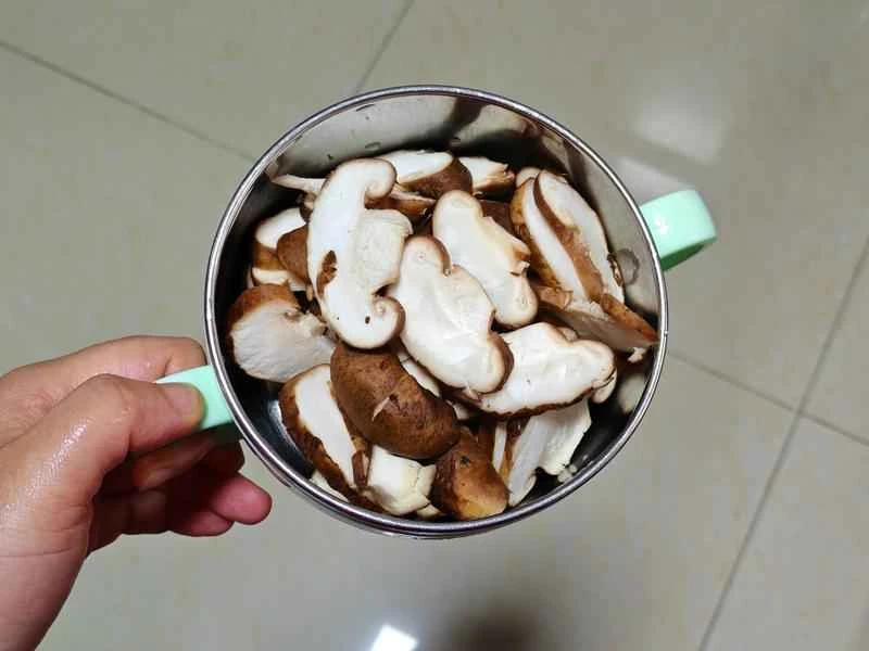 How to make pure milk hand-torn toast: Step 1