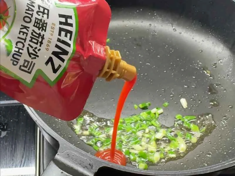 How to make pure milk hand-torn toast: Step 1