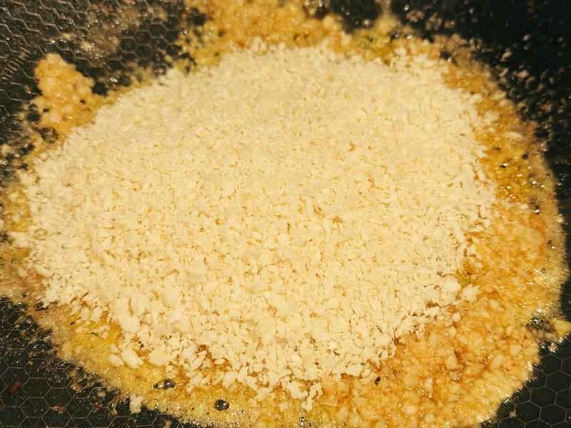 How to make pure milk hand-torn toast: Step 1