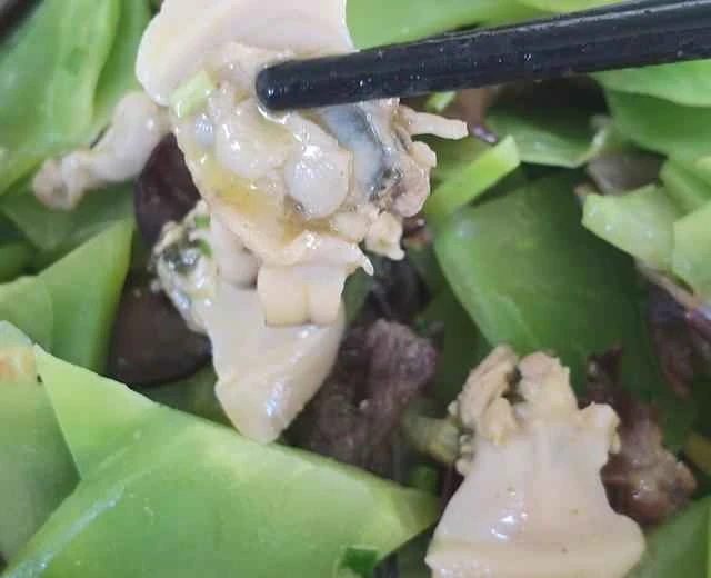 The most delicious food in the world: Clams stir-fried with lettuce