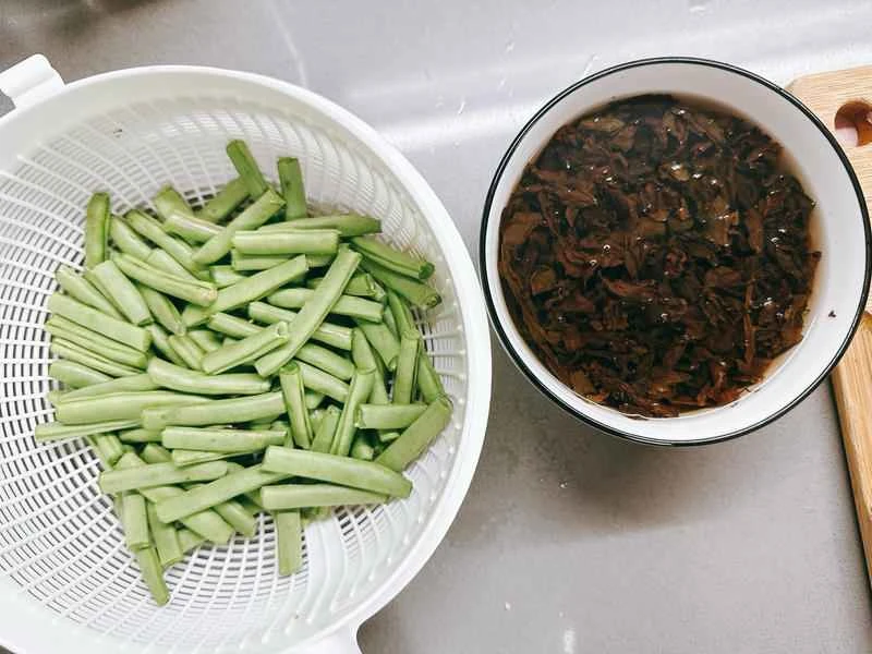 How to make pure milk hand-torn toast: Step 1